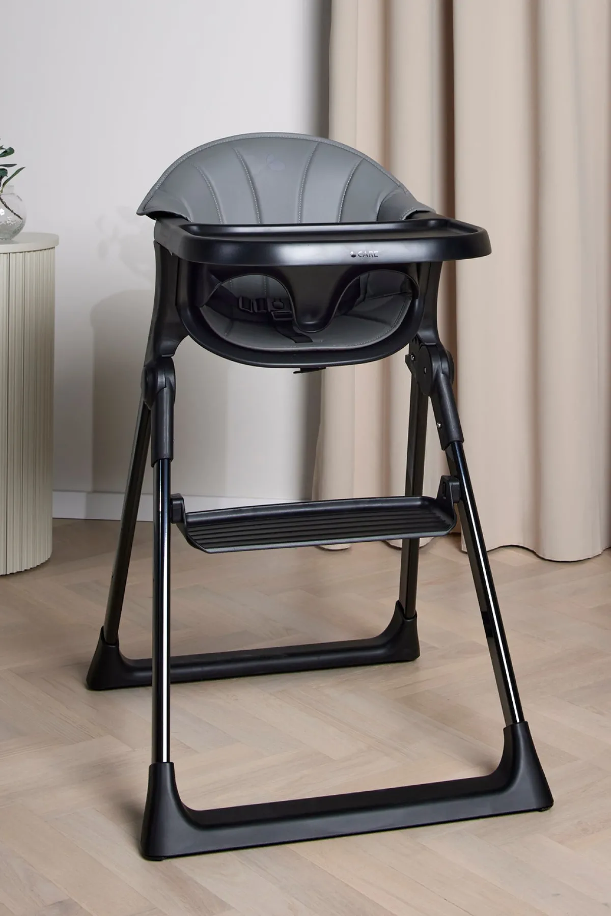 Beemoo Højstole & Tilbehør>CARE Harmony Højstol inkl. Hynde, All Black/Grey