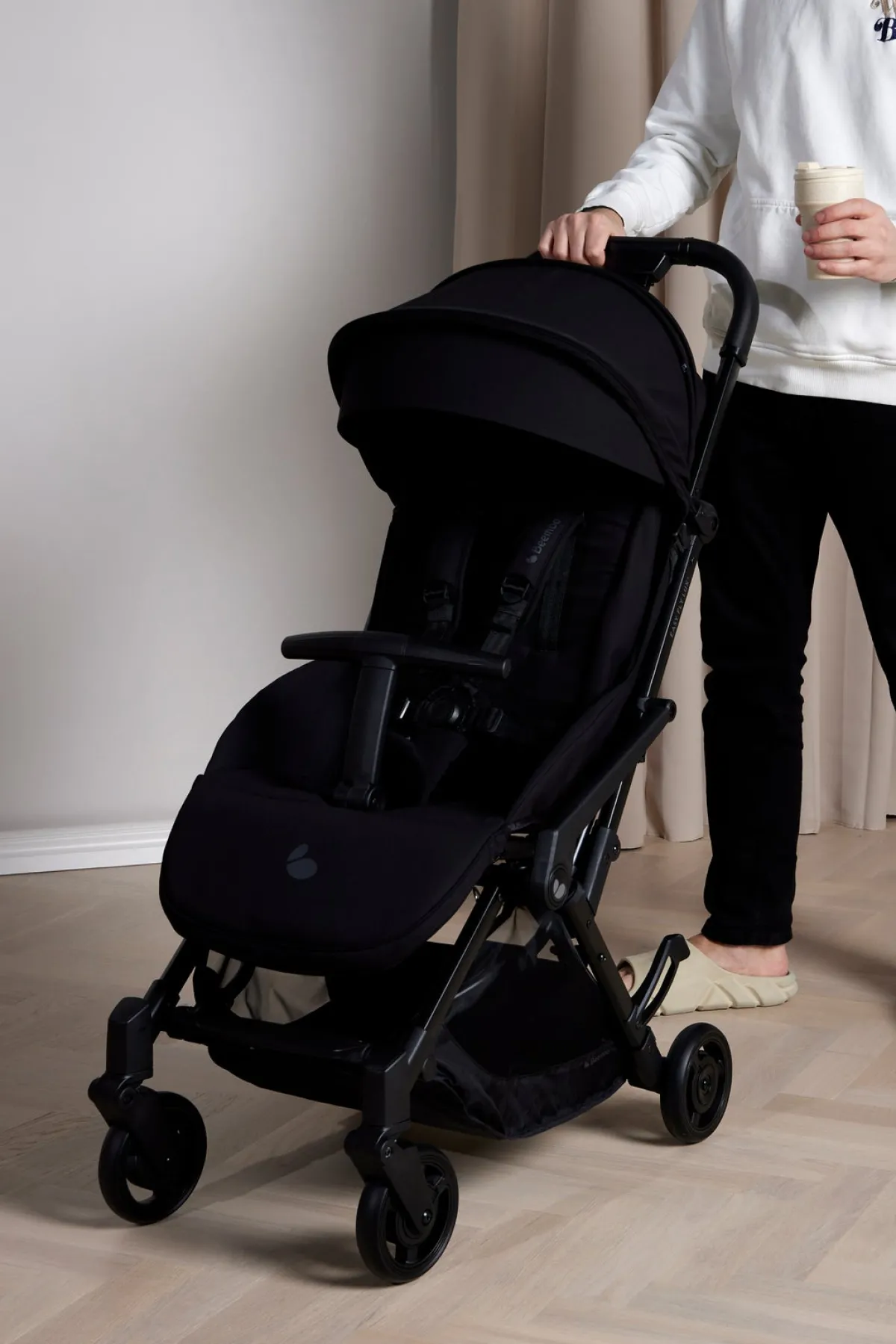 Beemoo Easy Fly Lux 4 Klapvogn inkl Route i-Size Autostol Baby, Jet Black/Mineral Grey