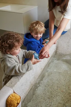 Børn Liewood Uv & Strand></noscript>Kenna Badekåbe, Horses/Dark Rosetta