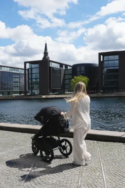 Lionelo Aktivitetsvogne></noscript>Azura Løbevogn, Black Onyx