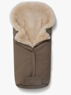 Nordlys Køreposer></noscript>Thyra Lammeskindskørepose, Valnød/Beige