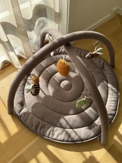 VanillaCopenhagen Babylegetøj*Vanilla Copenhagen Honeybee Aktivitetstæppe, Wood