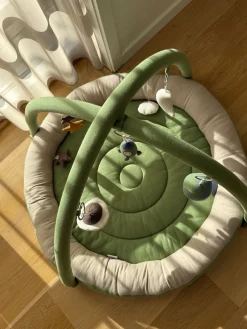 VanillaCopenhagen Babylegetøj>Vanilla Copenhagen Space Aktivitetstæppe, Fern